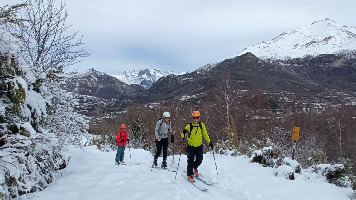 cey-esqui-travesia-en-pirineos-alta-montana