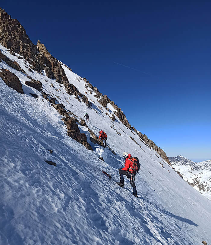 cey-travesia-en-pirineos-alta-montana-3